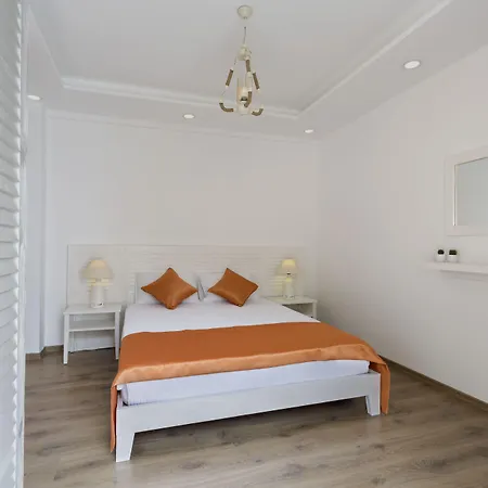 Kybele מלון דירות 2*