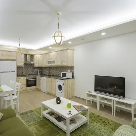 מלון דירות Kybele 2*